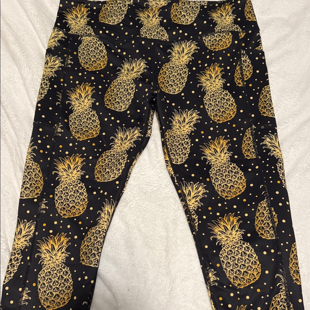 Constantly Varied Gear (CVG) Capri Leggings - Black and Gold Pineapple XXL
